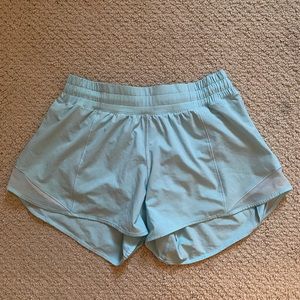 Lululemon hotty hot 4” shorts